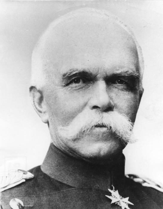 Leo von Caprivi. Bundesarchiv. Bild 183-R09316 : CC-BY-SA 3.0, CC BY-SA 3.0 DE. Wikimedia Commons